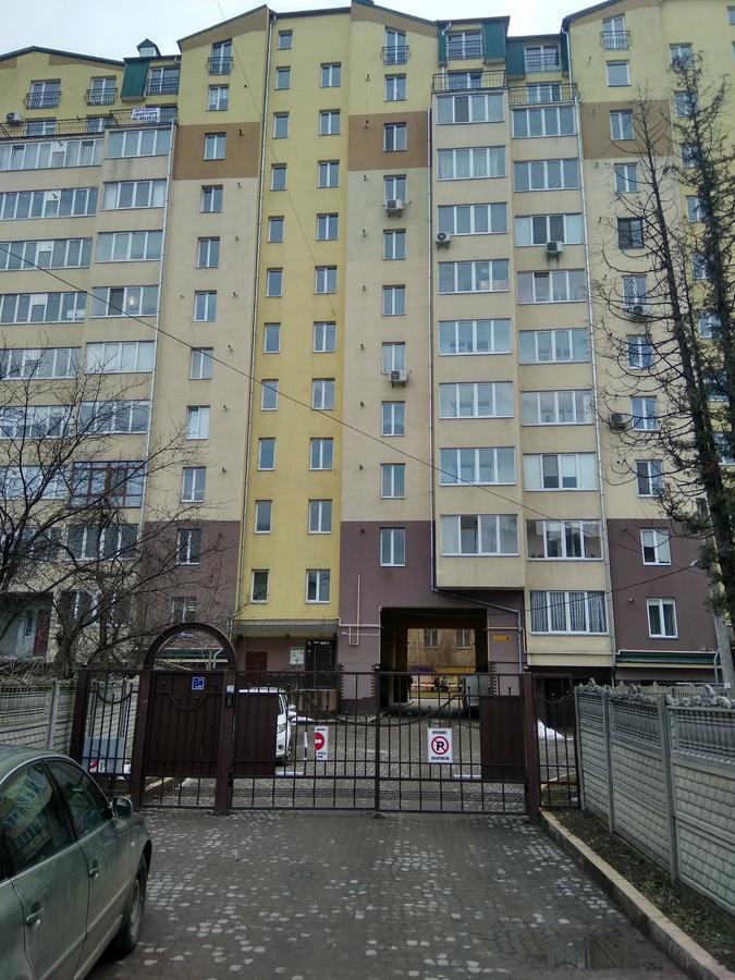 Home In Center With Jacuzzi Ивано-Франковск Экстерьер фото